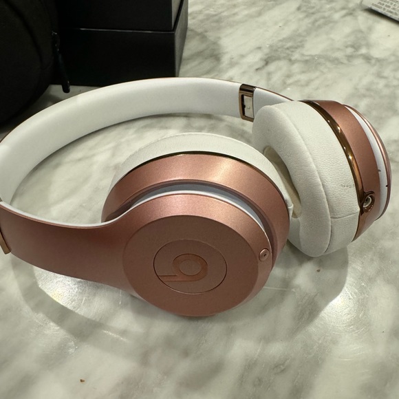 Beats by DRE - Picture 1 of 9